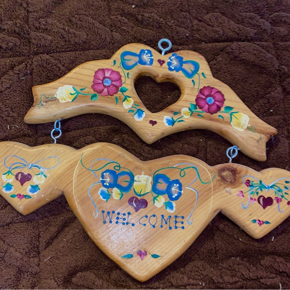 Handcrafted Wooden Welcome Sign with Floral Design